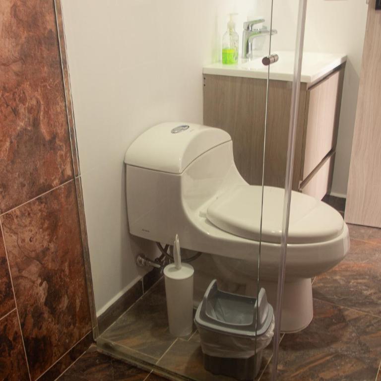 Frente al mall Viva Envigado, AC, moderno - Two-Bedroom Apartment - 14