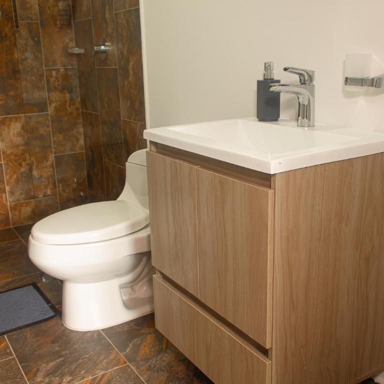 Frente al mall Viva Envigado, AC, moderno - Two-Bedroom Apartment - 15