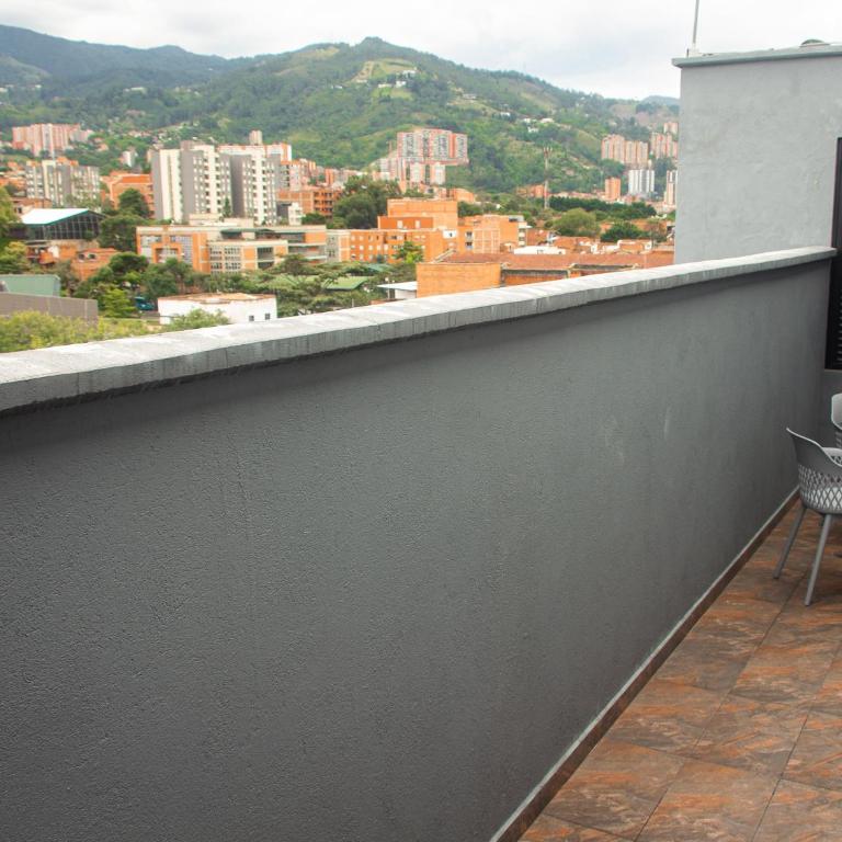 Frente al mall Viva Envigado, AC, moderno - Two-Bedroom Apartment - 6