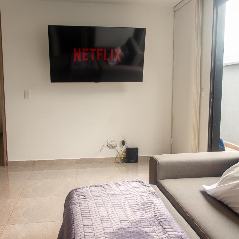 Frente al mall Viva Envigado, AC, moderno - Two-Bedroom Apartment - 13