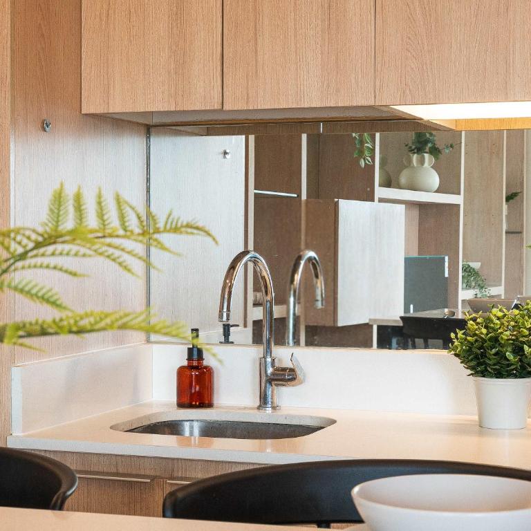 HOM l Las Condes 2D2B Metro Alcantara con Parking - Apartment - 82
