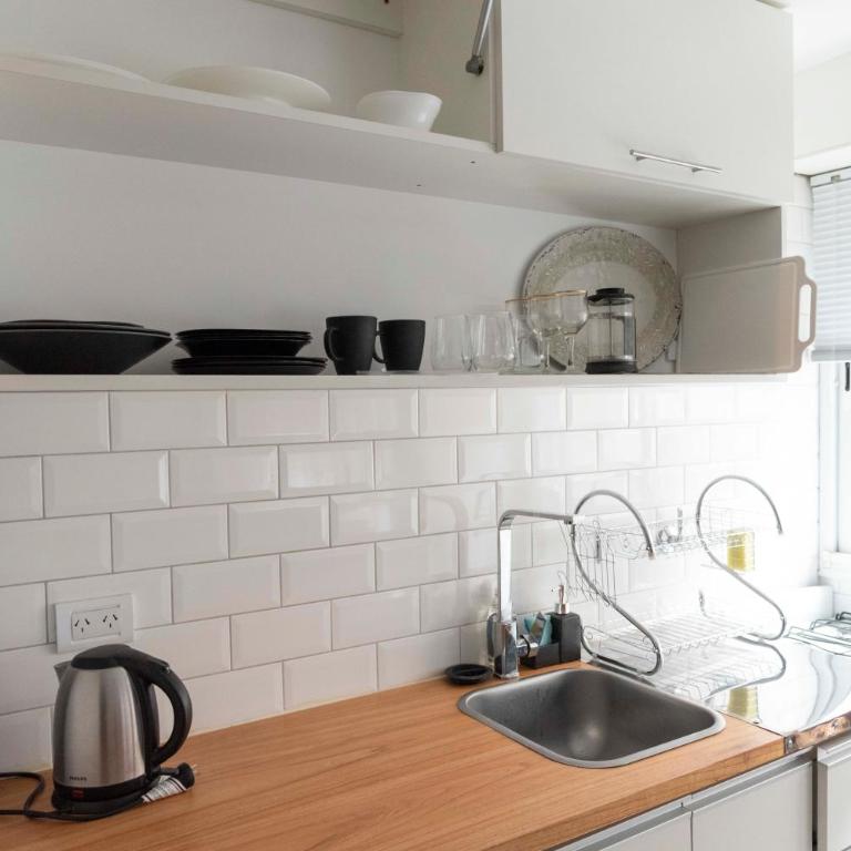 Monoambiente a METROS del MAR en Paseo Olavarría - One-Bedroom Apartment - 13