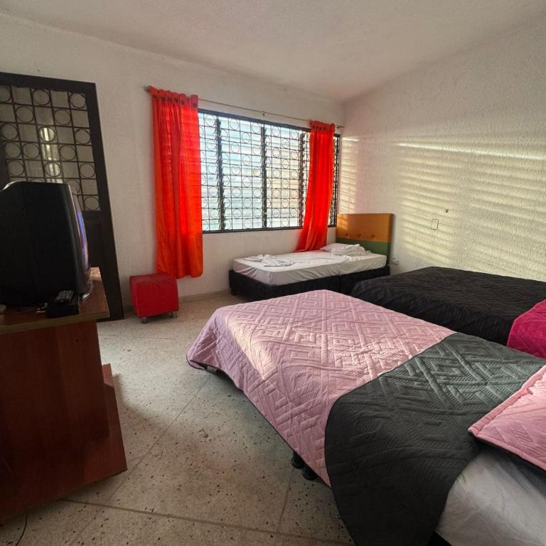 Hostel Flandes tu sitio - Habitación Doble - 2 camas - 2