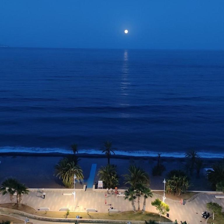 Primera línea de playa Familiar Maravillosas Vistas Piscina Wifi Reformado - Apartamento de 2 dormitorios con terraza y vistas al mar - 27