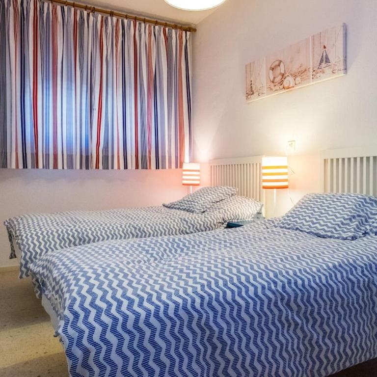 Primera línea de playa Familiar Maravillosas Vistas Piscina Wifi Reformado - Apartamento de 2 dormitorios con terraza y vistas al mar - 36