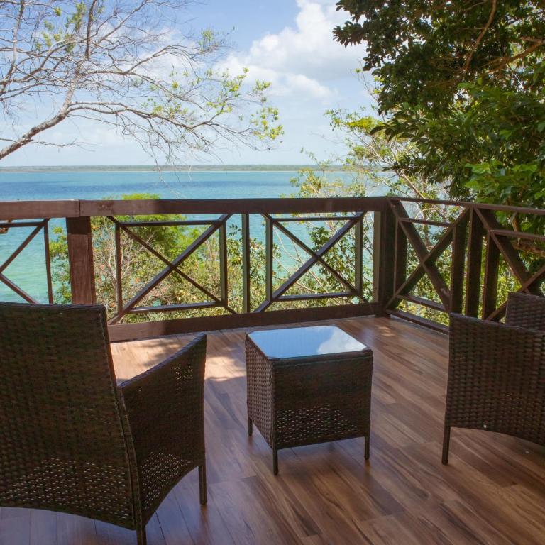 Villas Mandarina Bacalar - Suite con cama extragrande y vistas al mar - 9
