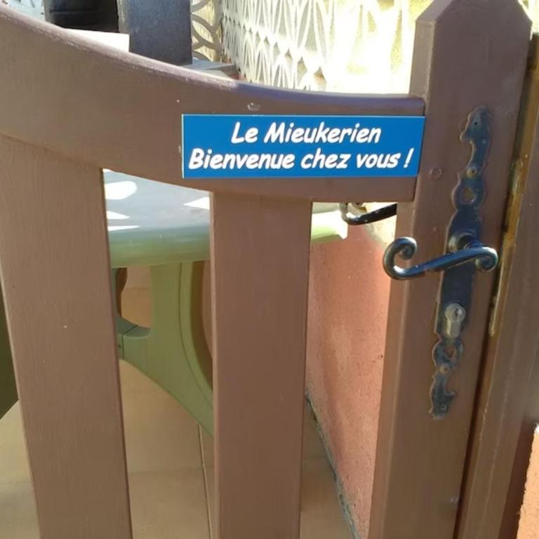 Réserve africaine 15 mn - Plage 200 m - Le Mieukerien - Appartement 2 Chambres - 37