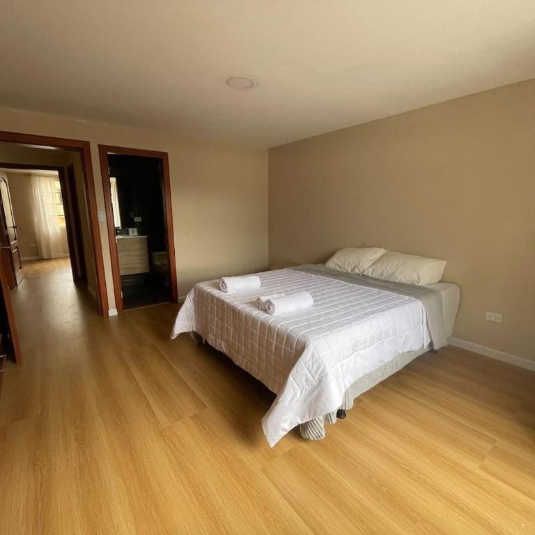 Casa Terminal Terrestre - Three-Bedroom Villa - 9
