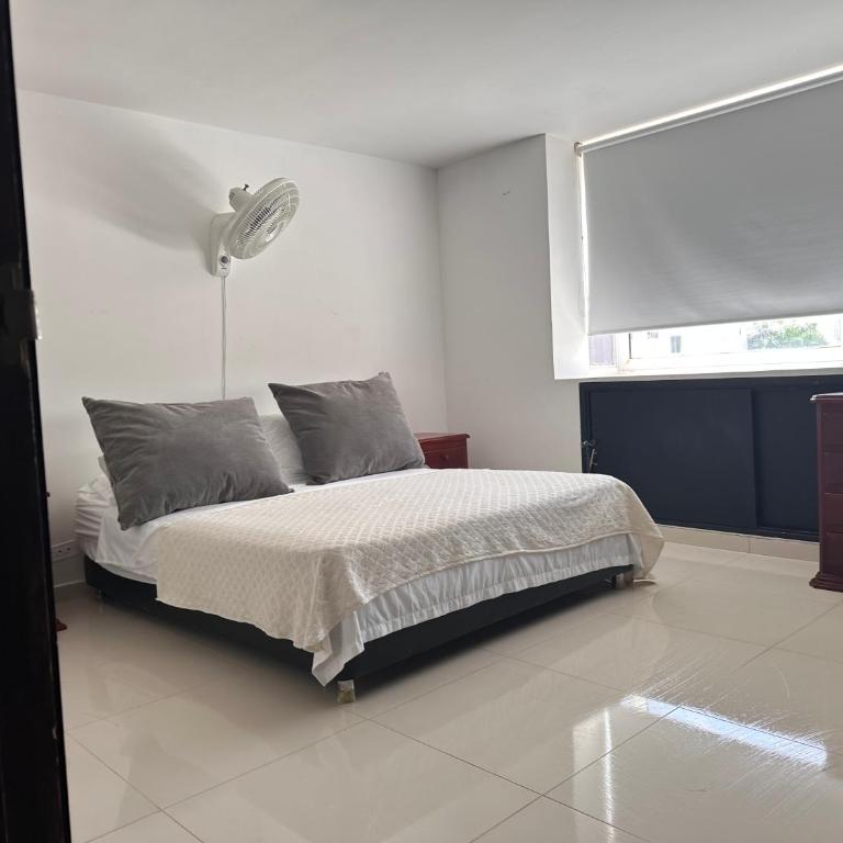 Lindo apartamento de 3 alcobas y de dos cómodo para una linda estadía en Cartagena - Apartamento de 3 dormitorios - 5