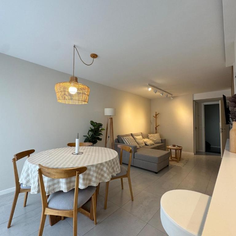 Saint Cathering 2Amb Aldrey Pileta climatizada - One-Bedroom Apartment - 2