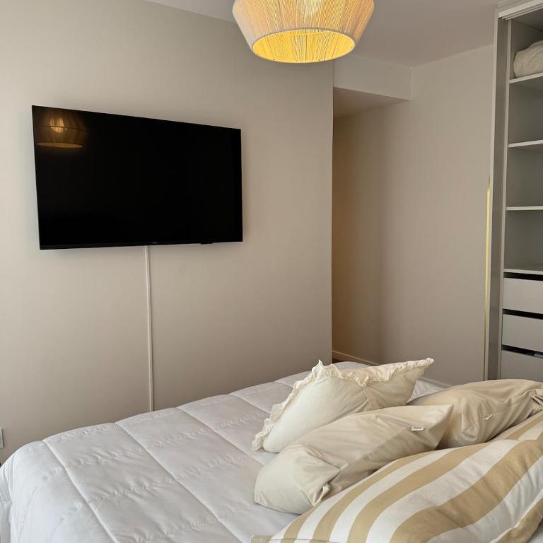 Saint Cathering 2Amb Aldrey Pileta climatizada - One-Bedroom Apartment - 21