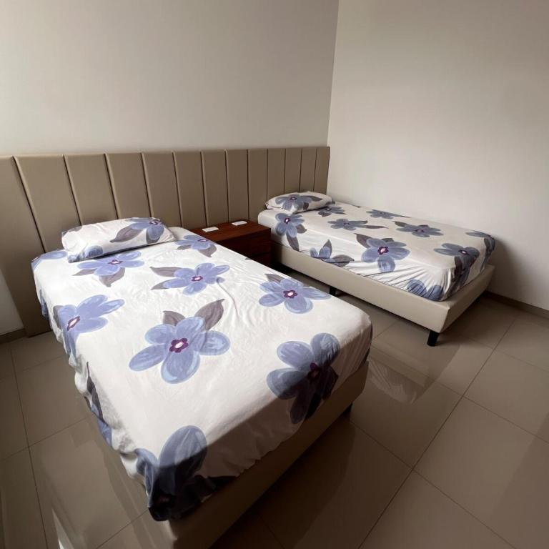 Departamento de 2 habitaciones en Av Las Americas - Two-Bedroom Apartment - 15