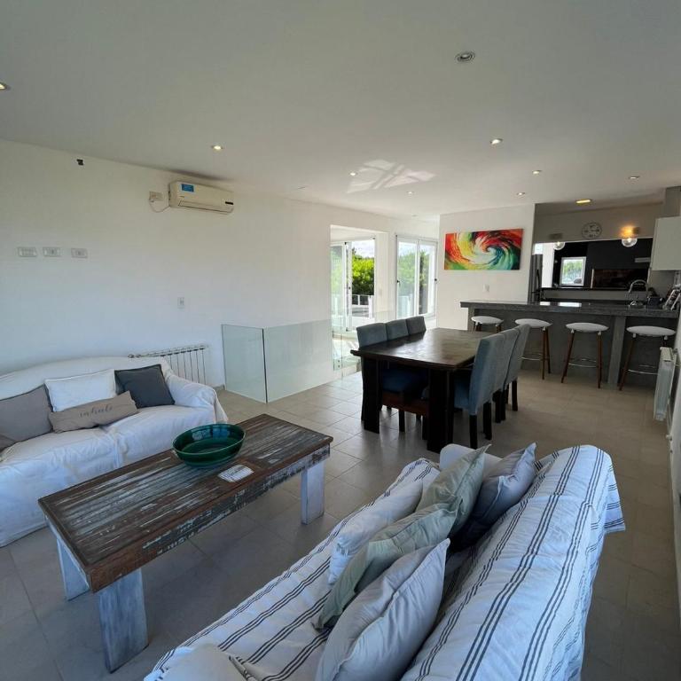 Residencial 661 Costa Esmeralda - Casa - 10