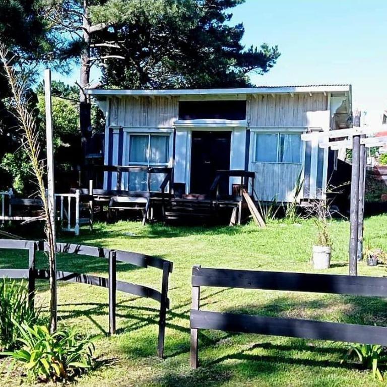 Casa 3 Ambientes en Los Acantilados - Two-Bedroom House - 1