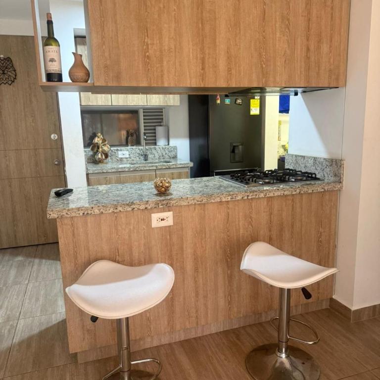 Ubicación privilegiada, lujo y confort en Armenia - Apartamento de 3 dormitorios - 18