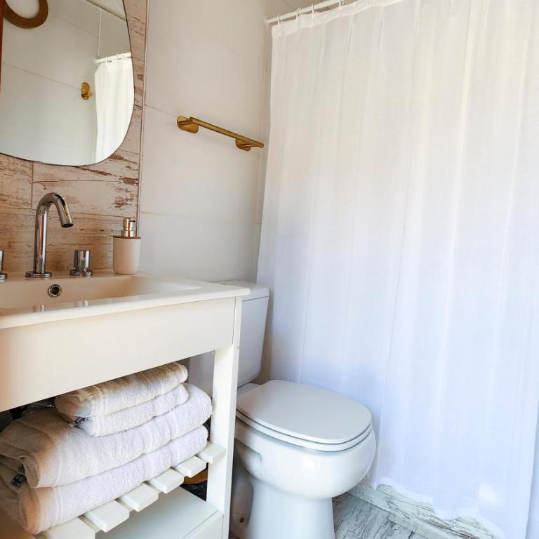 LA CURVA Casa de Playa - Double Room with Private Bathroom - 7