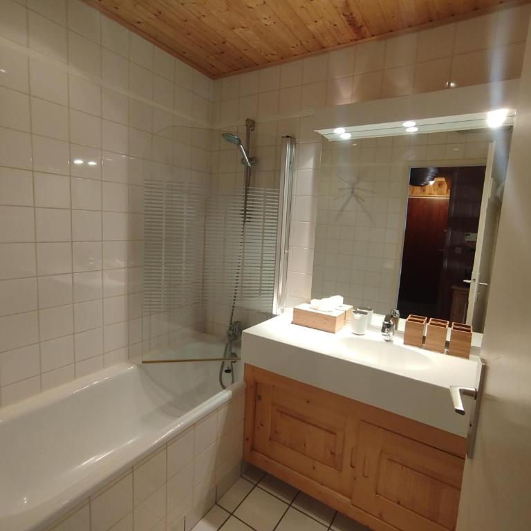Appartement 4 pièces, exposé Sud/Ouest, à 100 m des pistes - FR-1-449-196 - Appartement - 7