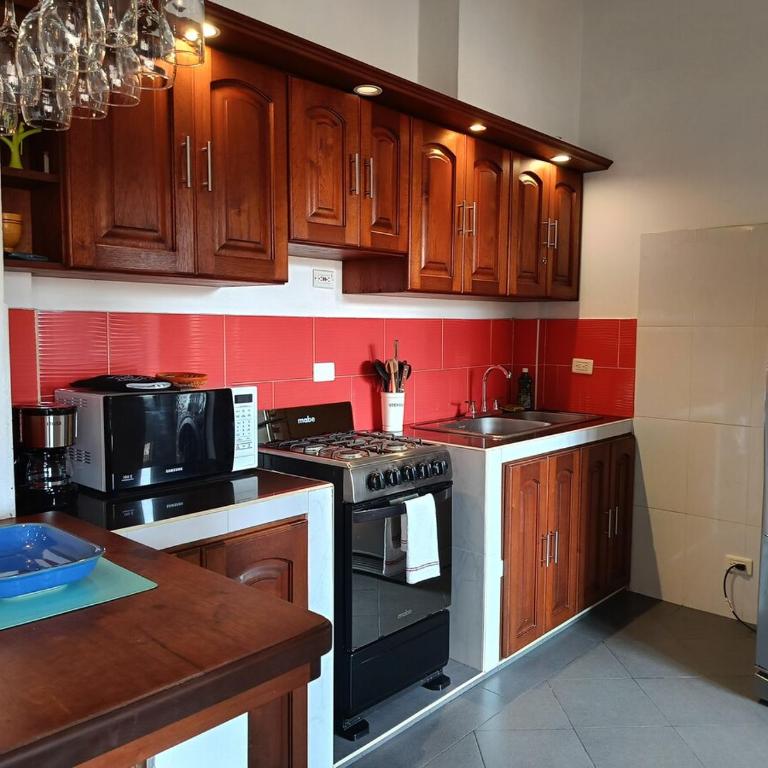 Apartamento inolvidable a 4 cuadras de la plaza - Three-Bedroom Standard Apartment - 4