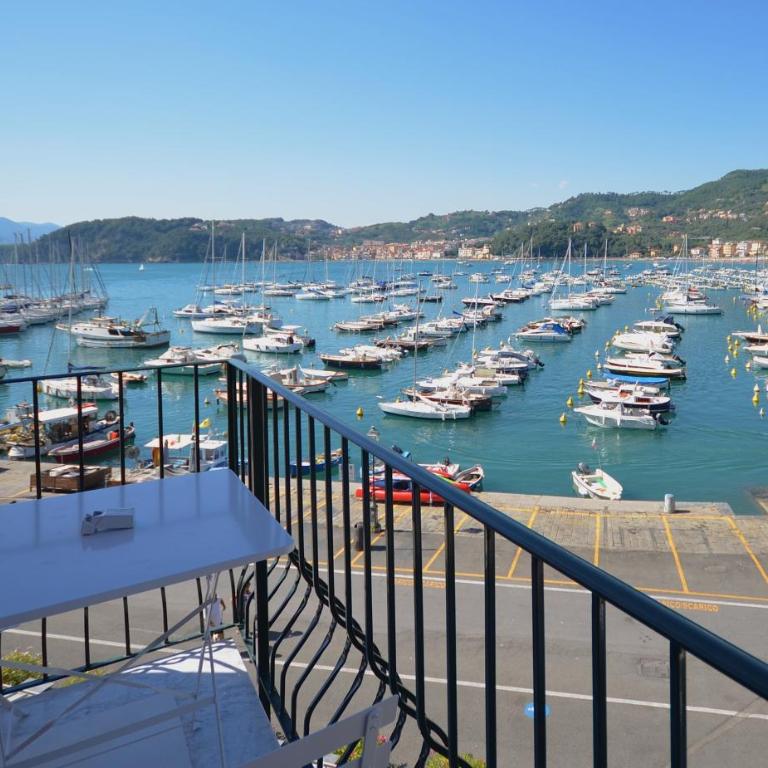 Al Molo Sea View Rooms - Camera Matrimoniale Deluxe con Balcone e Vista Mare - 16