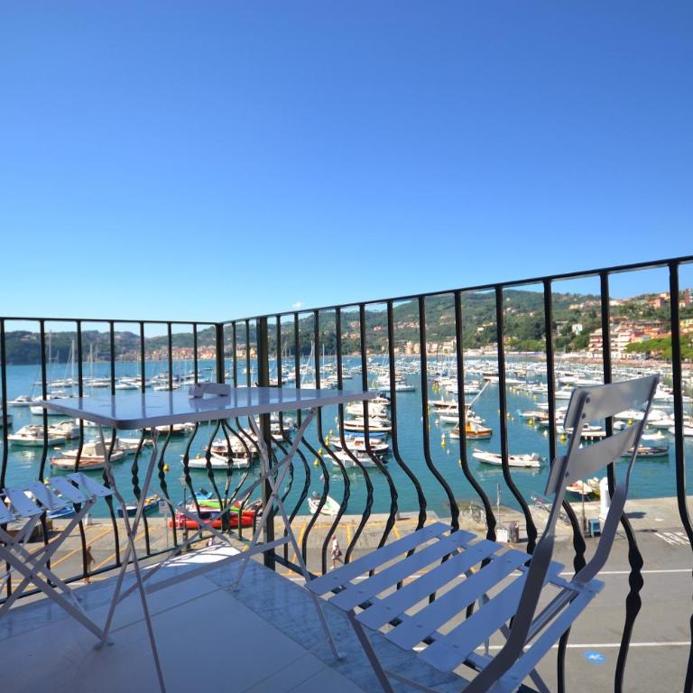 Al Molo Sea View Rooms - Camera Matrimoniale Deluxe con Balcone e Vista Mare - 17