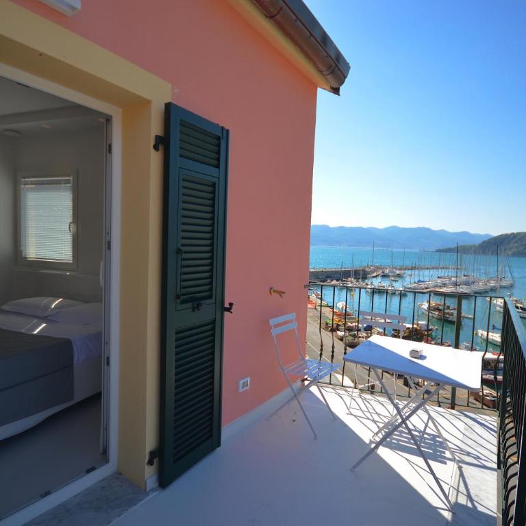 Al Molo Sea View Rooms - Camera Matrimoniale Deluxe con Balcone e Vista Mare - 15