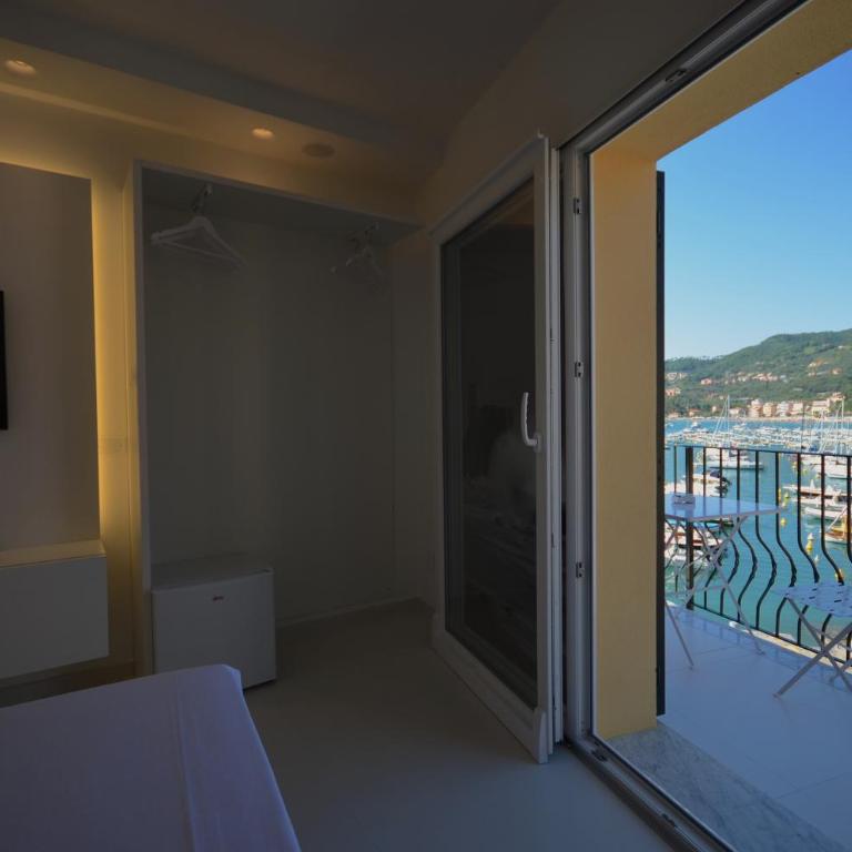 Al Molo Sea View Rooms - Camera Matrimoniale Deluxe con Balcone e Vista Mare - 21