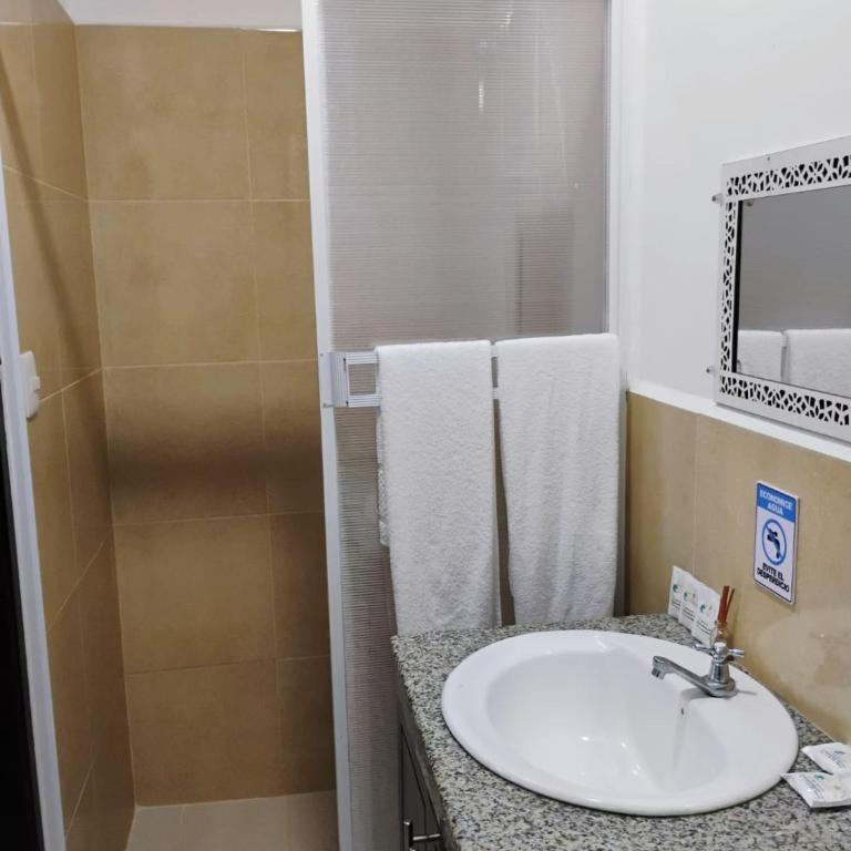 Hosteria La Veleta, Playas - Habitación Familiar Estándar - 5