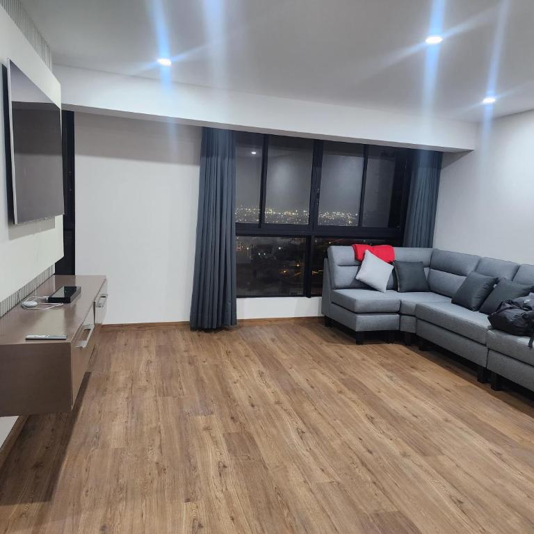 2-Bedroom Apt, Perfect for Family or Work Stays - Two-Bedroom Apartment - 9