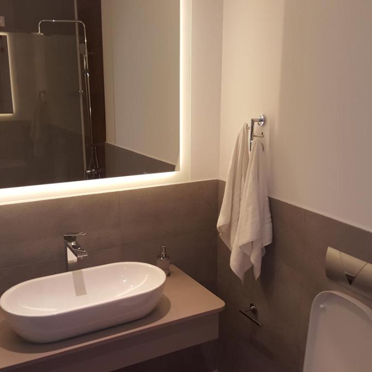 Hotel Grad - Superior Dvokrevetna Soba sa Bračnim Krevetom/Zasebnim Krevetima - 8