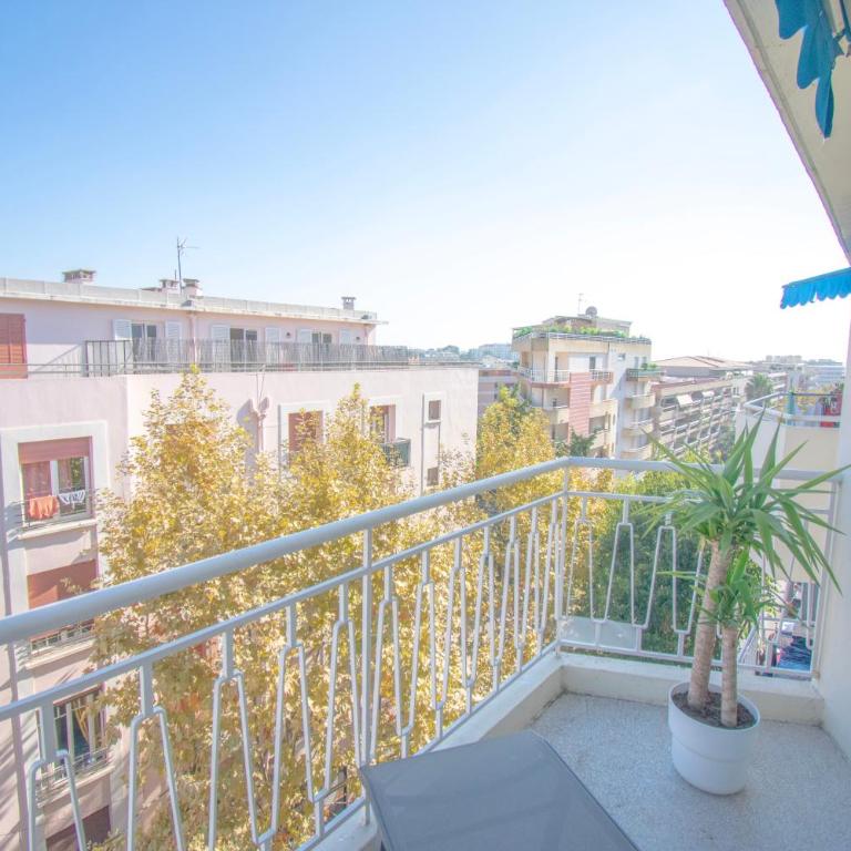 Bright 1Bedroom Apartment, Steps to Juan les Pins Beach - Appartement 1 Chambre - 4
