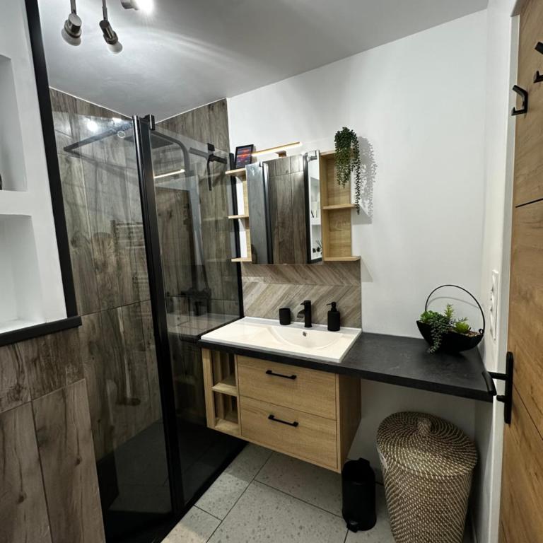 Studio magnifique avec chambre et vue magique - One-Bedroom Apartment - 7