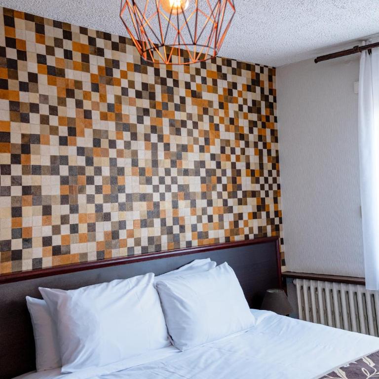 Logis Hôtel Le Bellevue - Chambre Double – Vue sur Lac - 2