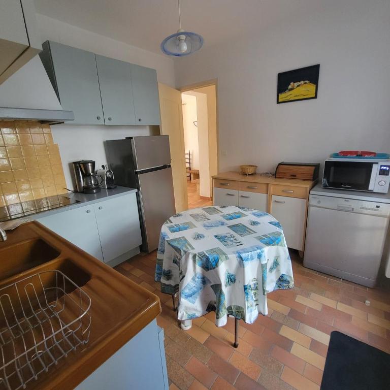 VUE MER Maison individuelle 30 m de la plage 4 chambres 10 couchages jardin parking LXRM26 - Maison 4 Chambres - 11