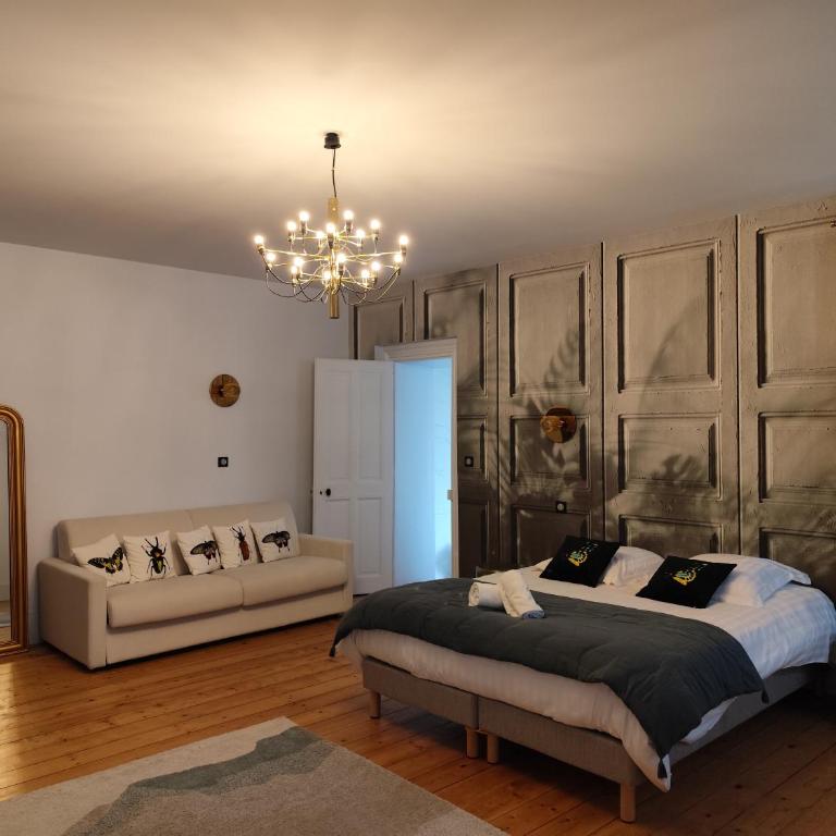 Domaine Clairfontaine Noyarey - Suites Junior - Chambre Double ou Lits Jumeaux - Vue sur Jardin - 7