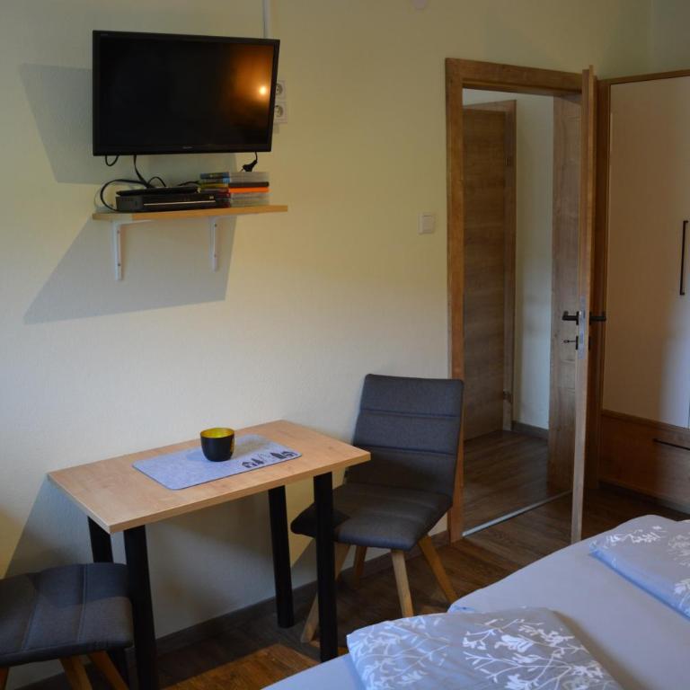 Pension Stieber - Chambre Quadruple avec Baignoire - 13