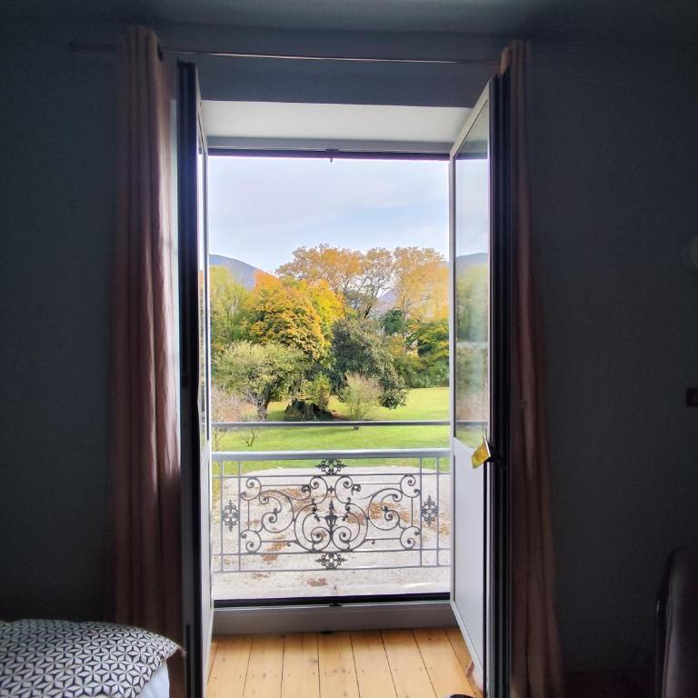 Domaine Clairfontaine Noyarey - Suites Junior - Chambre Double ou Lits Jumeaux - Vue sur Jardin - 6