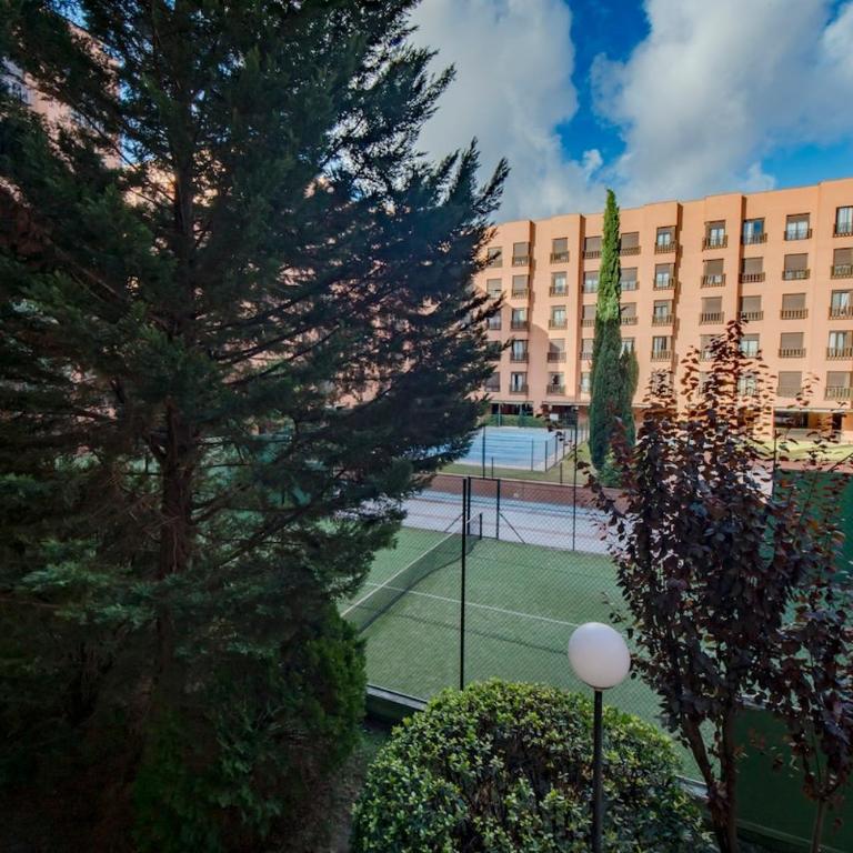 Luxury Apartment Barajas - One-Bedroom Apartment - 5