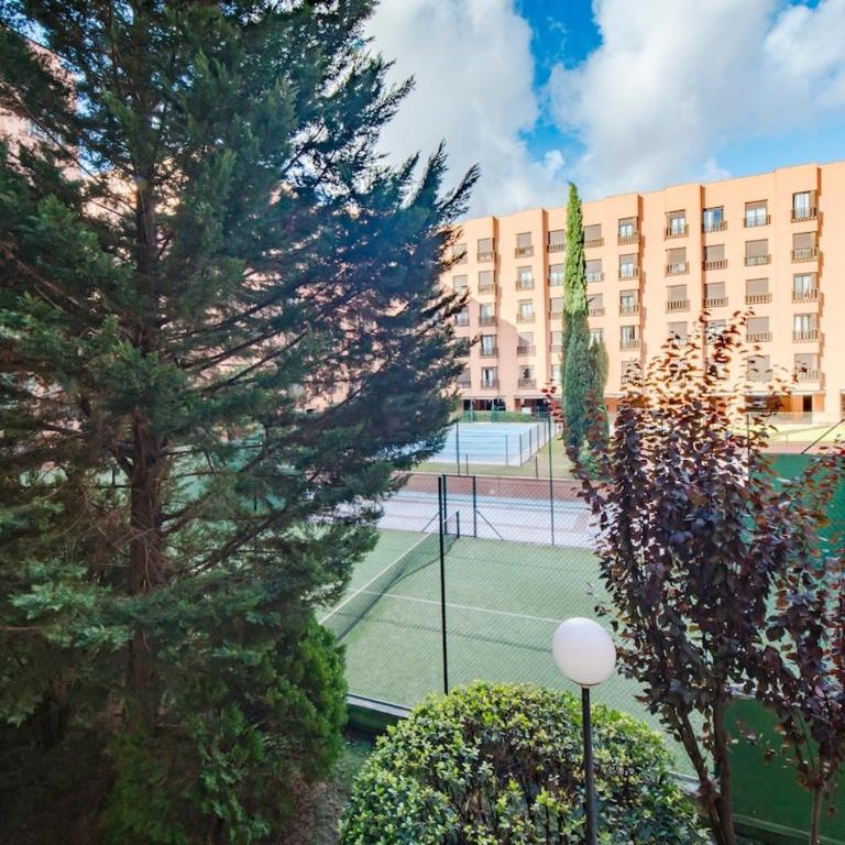 Luxury Apartment Barajas - One-Bedroom Apartment - 22