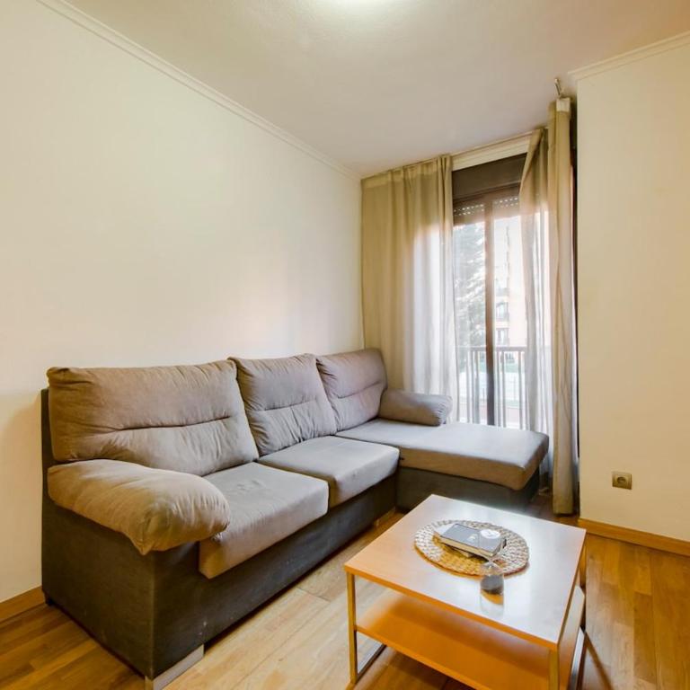 Luxury Apartment Barajas - One-Bedroom Apartment - 23