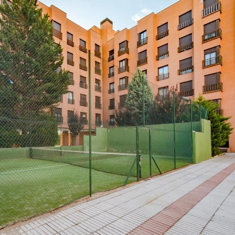 Luxury Apartment Barajas - One-Bedroom Apartment - 26