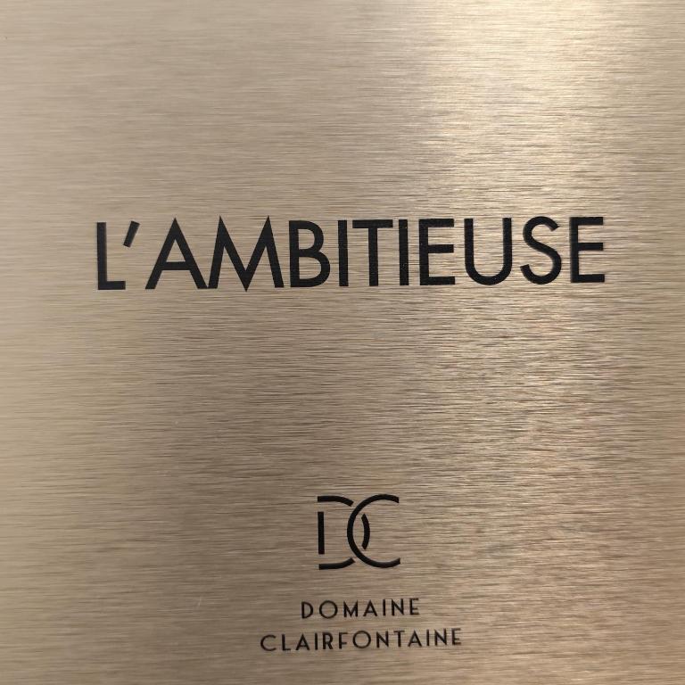 Domaine Clairfontaine Noyarey - Suites Junior - Chambre Lits Jumeaux - Vue sur Montagne - 1