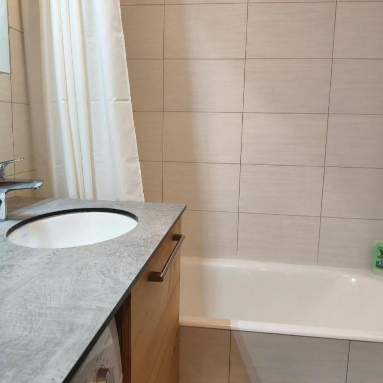 Appartement cosy avec piscine ski à proximité - Appartement - 15