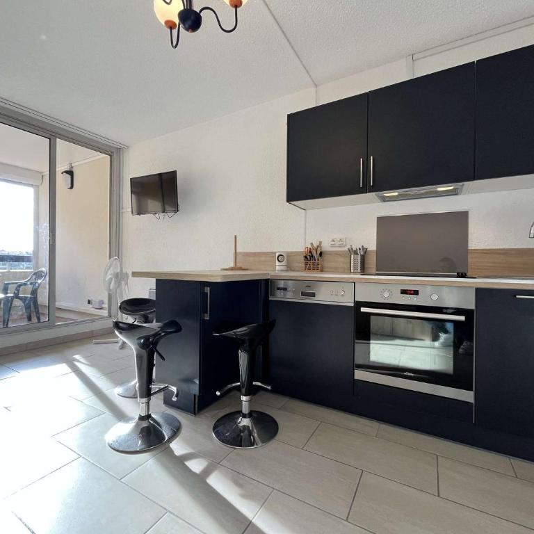 Appartement calme avec piscine commune et loggia GN050-489 - Studio - 9