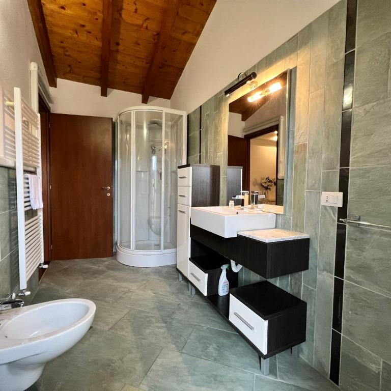 2 Bedrooms, Airco, Parking, near Lake by Kibilù Affitti Brevi - Appartamento con 2 Camere da Letto e Balcone - 12