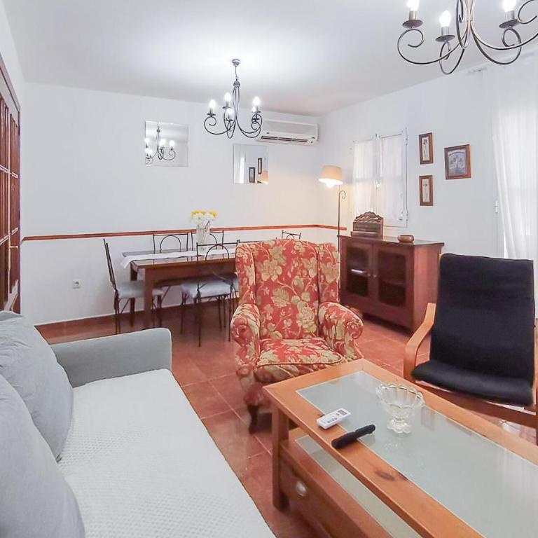 Cozy Apartment In Malaga With Wifi - Apartamento de 3 dormitorios - 2