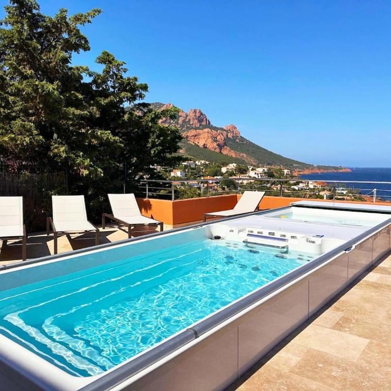 Tolles Ferienhaus für Familien mit Meerblick und Schwimm Spa Strandnah by Riviera Homelife Management - Appartement - Vue sur Mer - 1