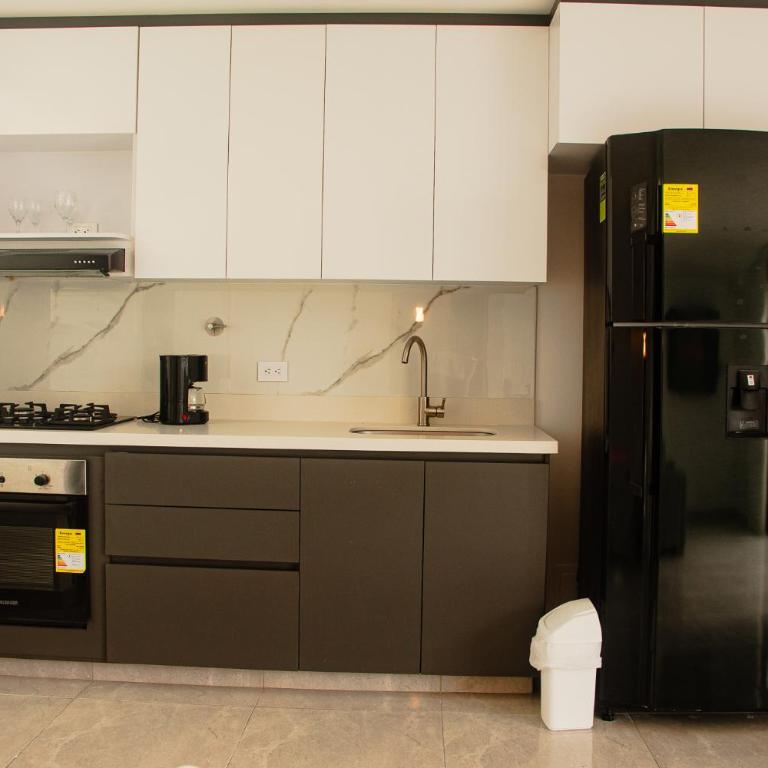 Frente a Viva Envigado, AC, moderno e iluminado - One-Bedroom Apartment - 1