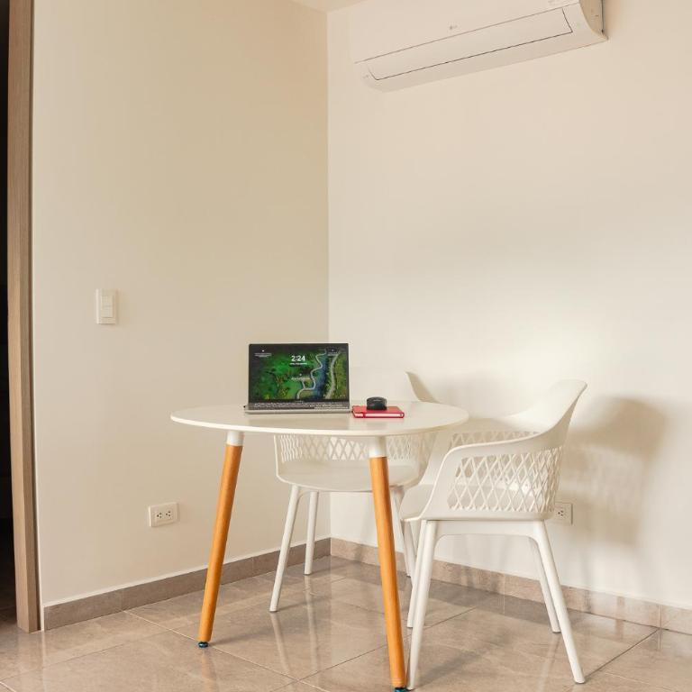 Frente a Viva Envigado, AC, moderno e iluminado - One-Bedroom Apartment - 5