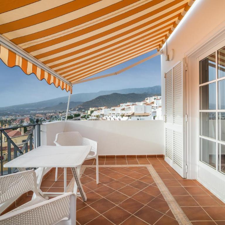 BEAUTIFUL VILLA - 4 bedrooms, heated pool, 2 priv car park places, fibre net, PS5, tv channels - Villa con piscina privada - 34