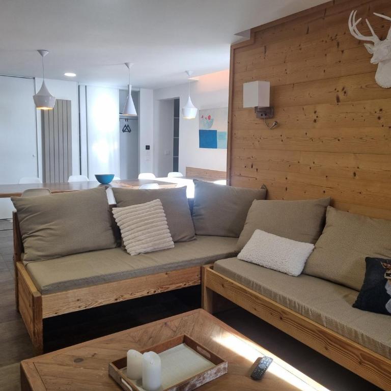 Grand appartement rénové · Proche pistes · Sud · Balcon · 11 pers · Animaux admis - Apartment mit 4 Schlafzimmern - 6